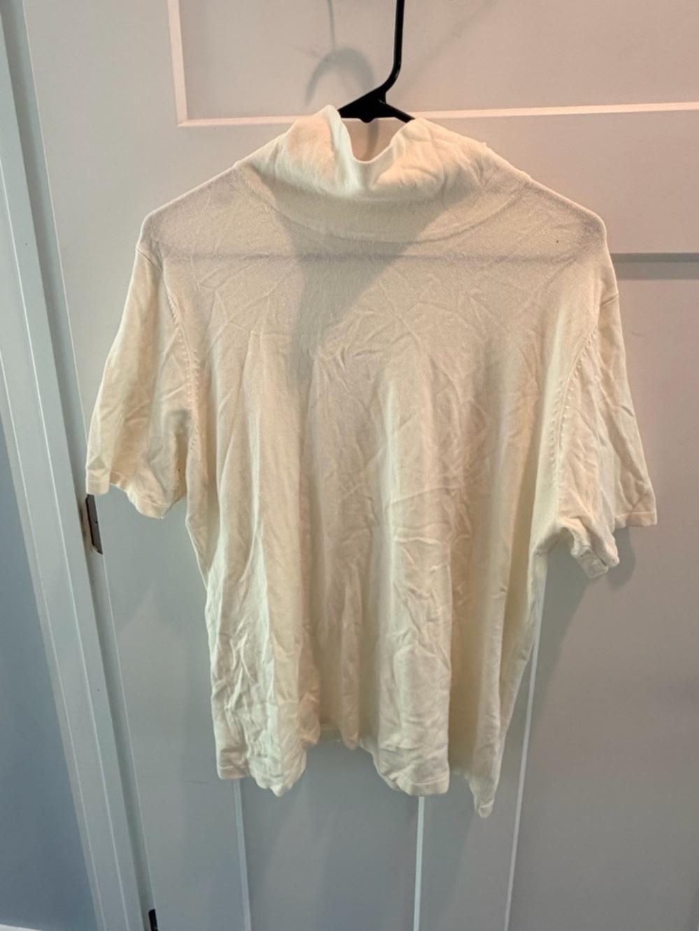 Joseph A Short Sleeve Turtleneck XL White Knit Top Mock Neck Layering